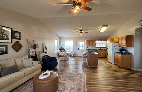 Lone Rock House | Charming 2-bedroom house in lovely Norfork Surrounding Area