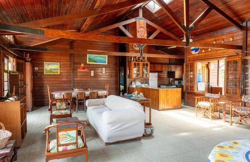 Farol House | Charming 2-bedroom house in wonderful Farol Belém with AC, WiFi