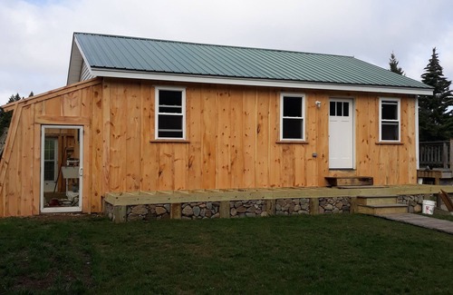 Cutler House | Charming 2-bedroom house in lovely Cutler with AC