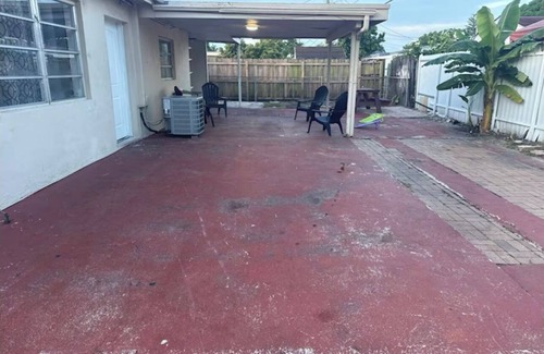 Hialeah House | Charming 2-bedroom house in Hialeah with WiFi and AC