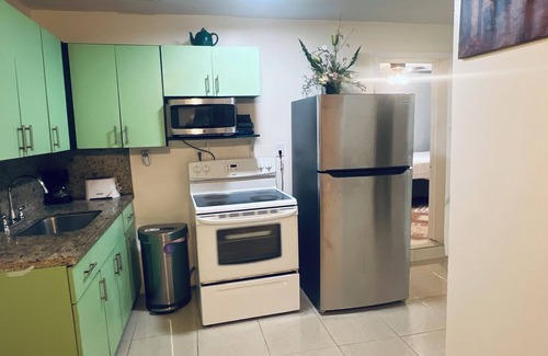 Miami Shores House | Charming 2-bedroom house in fabulous Miami with WiFi, AC