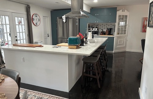Monroe House | Charming 2-bedroom house with WiFi, AC in welcoming Monroe