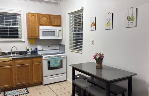 Saline House | Charming 2-bedroom house in Saline with WiFi and AC