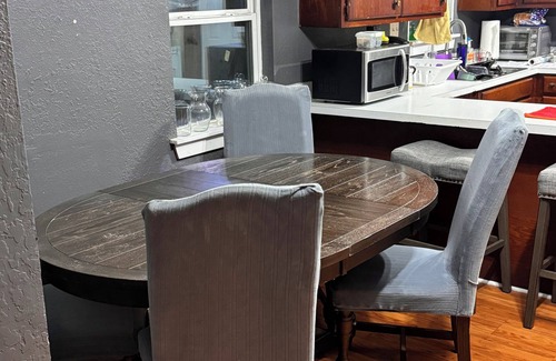 Tulsa House | Charming 2-bedroom house with AC, WiFi in awesome Tulsa! 5 minutes from the BOK!