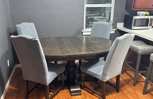 Tulsa House | Charming 2-bedroom house with AC, WiFi in awesome Tulsa! 5 minutes from the BOK!