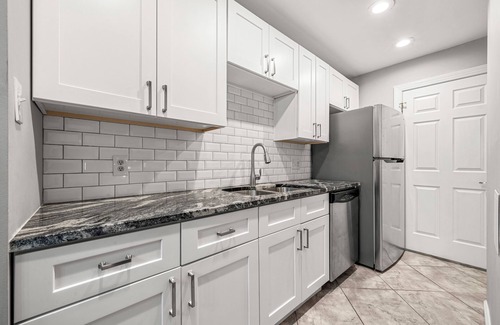 Charlotte Condo | Charming 2-bedroom Minutes From the City on Providence Road 5026 Sardis Rd, F