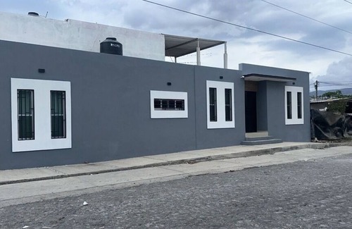 Coquimatlan House | Charming 2-bedroom house with WiFi, AC in delightful Coquimatlán