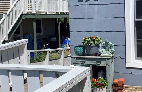 Salisbury Cottage | Charming 2-bedroom Oceanfront cottage with all amenties in fabulous Salisbury