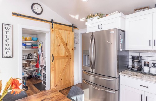 Parowan House | charming 2-bedroom pioneer home near brian head ski resort and national parks in