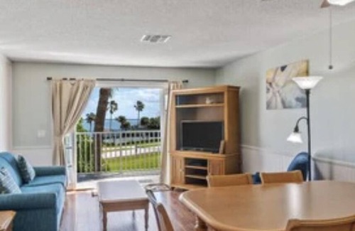 Sebastian Resort | Charming 2-bedroom resort with full kitchen cookware and utensils