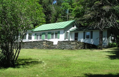 Post Mills House | Charming 2-bedroom Summer Home in Strafford, Vermont