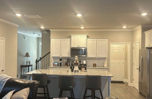 Loganville House | Charming 2-bedroom townhome in Loganville with strong WiFi and AC