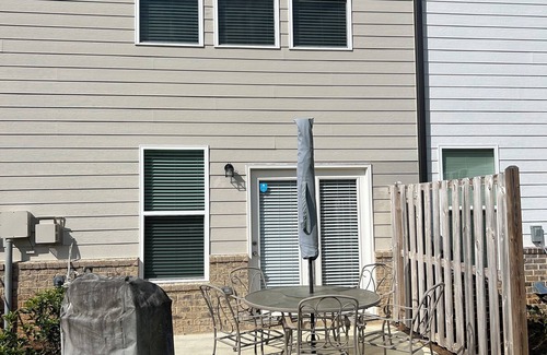 Loganville House | Charming 2-bedroom townhome in Loganville with strong WiFi and AC