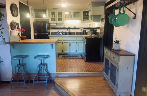 Sebastopol House | Charming 2-bedroom townhome with WiFi, AC in lovely Sebastopol