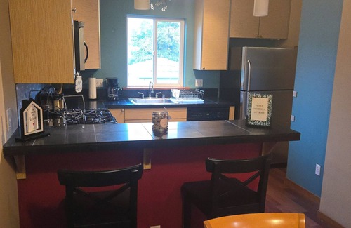 Dunlap House | Charming 2-bedroom townhome with WiFi, AC in enchanting Seattle