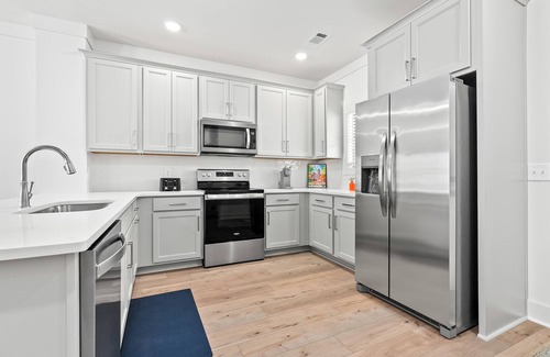Auburn House | Charming 2-bedroom townhome with WiFi, minutes from Auburn University's campus