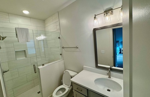 Auburn House | Charming 2-bedroom townhome with AC, WiFi in delightful Auburn
