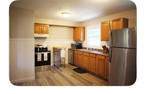 Salina House | Charming 2-bedroom updated pet-friendly home in Central Salina!