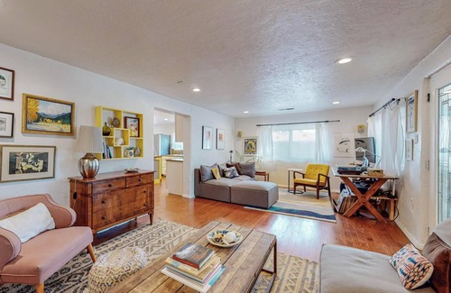 Sawmill Area House | Charming 2-bedroom bungalow in beautiful Albuquerque w/AC, WiFi, great location.