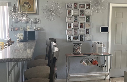 Bakersfield House | Charming 2-bedroom house with WiFi, AC in Bakersfield