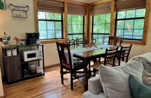 Bryson City Cottage | Charming 2-bedroom cottage near Bryson City, NOC, Smoky Mnt Nat Park & Cherokee