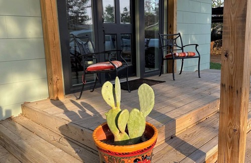 Buchanan Dam House | Charming 2-bedroom house with WiFi in marvelous Buchanan Dam