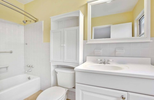 Lake Ida Shores House | Charming 2 Bedroom Downtown Delray Beach Cottage