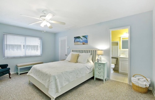 Lake Ida Shores House | Charming 2 Bedroom Downtown Delray Beach Cottage