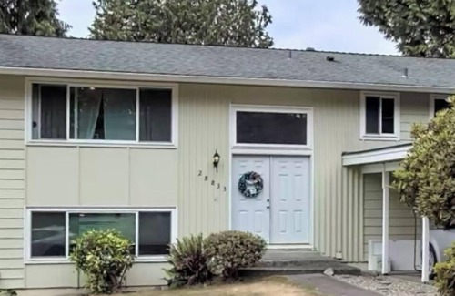 Federal Way House | Charming 2-bedroom house in beautiful Federal Way with WiFi. 20 min to SeaTac