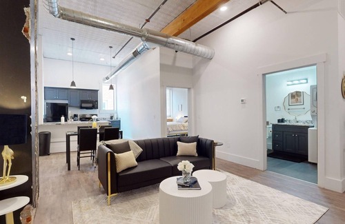 Grand Island Apartment | Charming 2-bedroom apartment in the Historic Downtown Grand Island