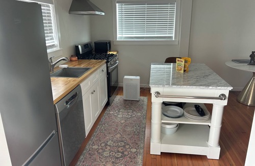 Lincoln City Apartment | Charming 2-bedroom apartment with WiFi, AC in enjoyable Lincoln City, ocean