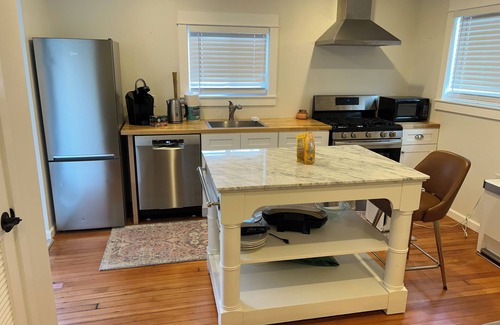 Lincoln City Apartment | Charming 2-bedroom apartment with WiFi, AC in enjoyable Lincoln City, ocean