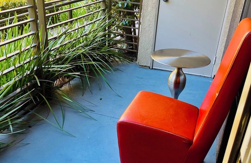 Del Aire Apartment | Charming 2-bedroom apartment by LAX with every amenities you will require & more
