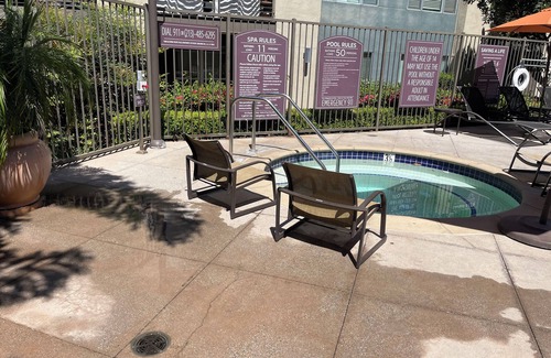 Del Aire Apartment | Charming 2-bedroom apartment by LAX with every amenities you will require & more