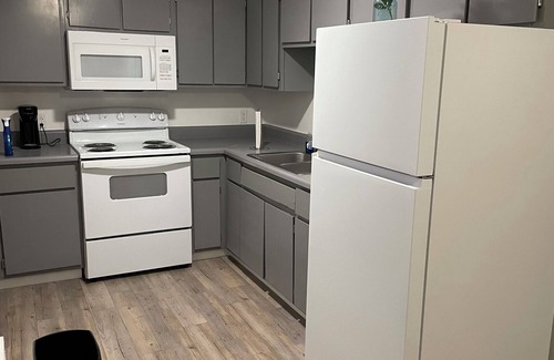 Marble Hill Apartment | Charming 2-bedroom apartment in fabulous Marble Hill with AC