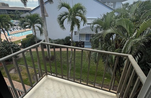 Marco Island Condo | Charming 2-bedroom condo in delightful Marco Island with AC, pool and dock.