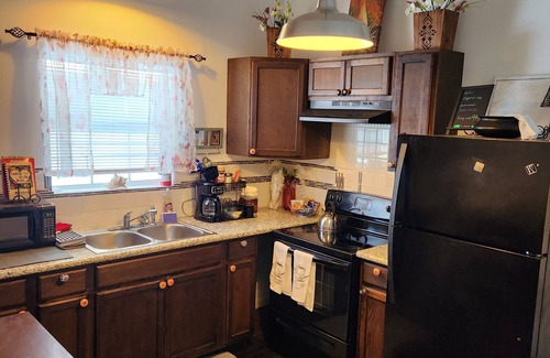 Seventh Ward Apartment | Charming 2-bedroom apartment in amazing New Orleans with AC