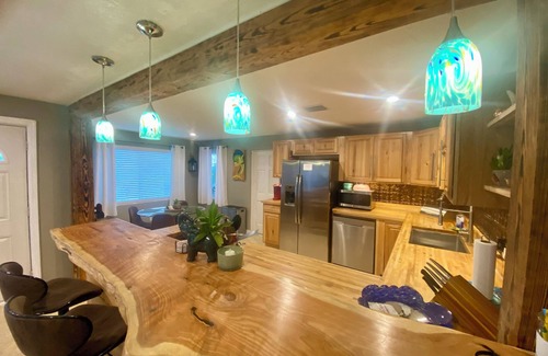 Oceanside Estates House | Charming 2-bedroom house in marvelous Ormond Beach with WiFi, AC. Great getaway!