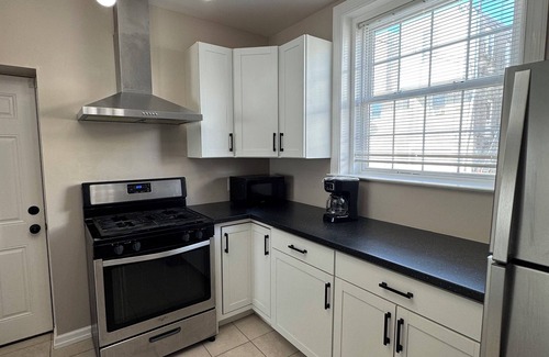 Wynnefield House | Charming 2-bedroom house with wifin welcoming Philadelphia