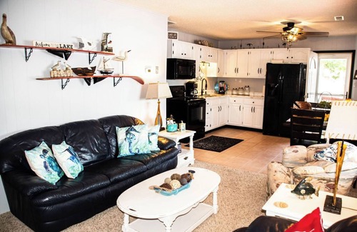 Rocky Mount House | Charming 2-bedroom lakefront house, dock with boat slip in Rocky Mount