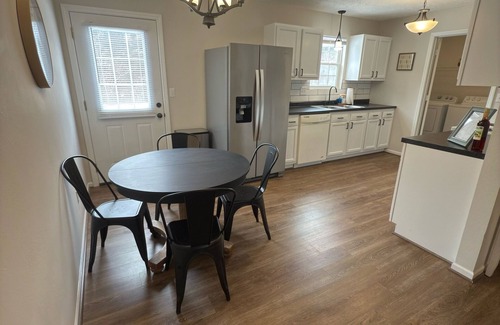 St. James House | Charming 2-bedroom, 2-bathroom house with WiFi, AC in brilliant Saint James