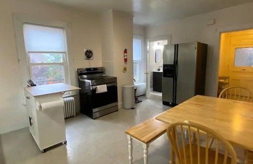 Somersworth Apartment | Charming 2 bedroom apt in downtown Somersworth. Close to highway and major shops