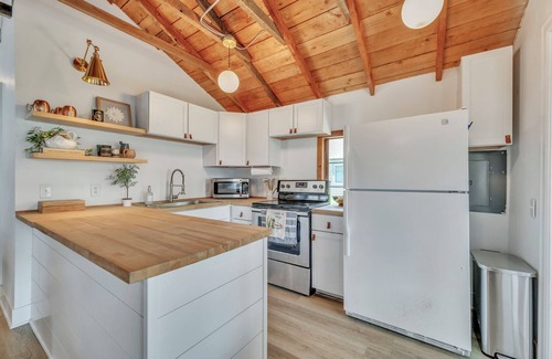 Spirit Lake Cottage | Charming 2-bedroom cottage on West Lake Okoboji with EV Charging