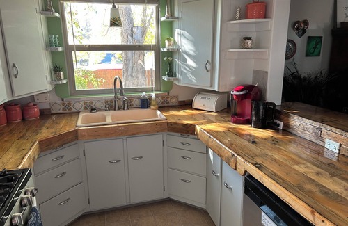 Twin Bridges House | Charming 2-bedroom bungalow with WiFi and bbq in Twin Bridges. Dog friendly.