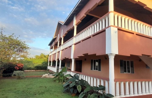 Silver Sands Villa | Charming 2-bedroom villa in amazing Duncan Bay. Quick walk to the beach.