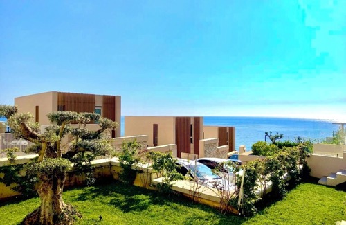 Jala Villa | Charming 2-bedroom villa with garden and Seaview in Green Coast, Palase