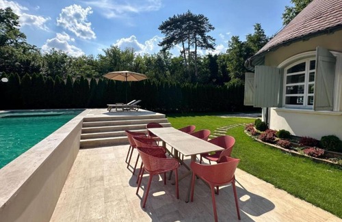 Palic Villa | Charming 2-bedroom villa in enchanting Palić with WiFi, AC