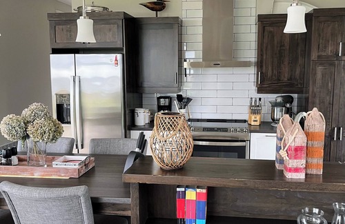 Darnley Cottage | Charming 2-bedroom with Ocean View Cottage, situated near Thunder Cove Beach!