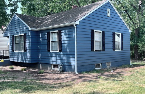 Topeka House | Charming 2-bedroom with AC, WiFi Kansas Escapes 3