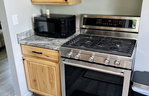 Potsdam House | Charming 2 BR home - newly renovated
